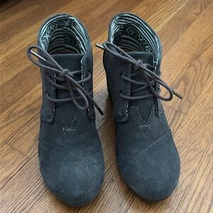 Toms grey ankle booties size 8